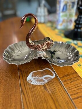 Vintage Shell-Shaped Swan Silver Serving Condiment Dish With Glass Insert VGUC